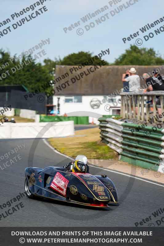 Vintage motorcycle club;eventdigitalimages;mallory park;mallory park trackday photographs;no limits trackdays;peter wileman photography;trackday digital images;trackday photos;vmcc festival 1000 bikes photographs